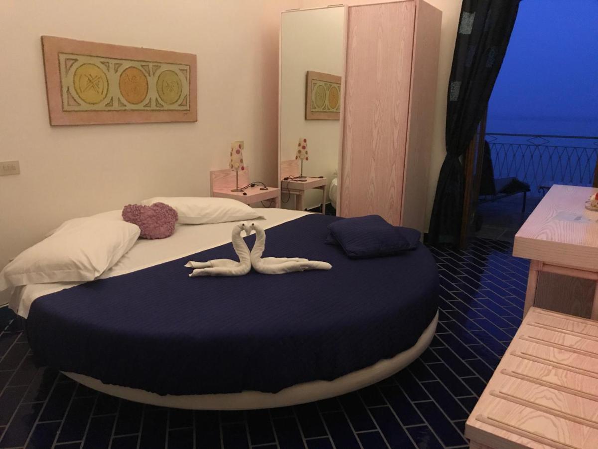 Hotel Holiday Praiano Extérieur photo