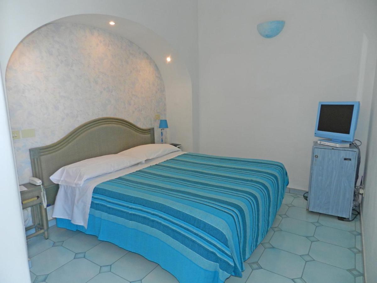 Hotel Holiday Praiano Extérieur photo