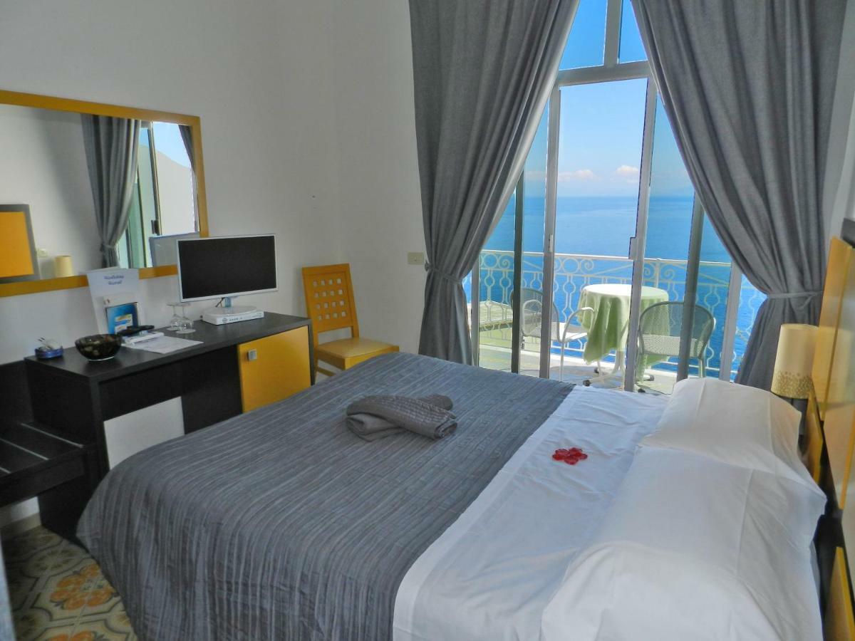 Hotel Holiday Praiano Extérieur photo